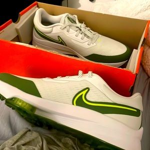 White/green Nike react infinity tour golf shoes